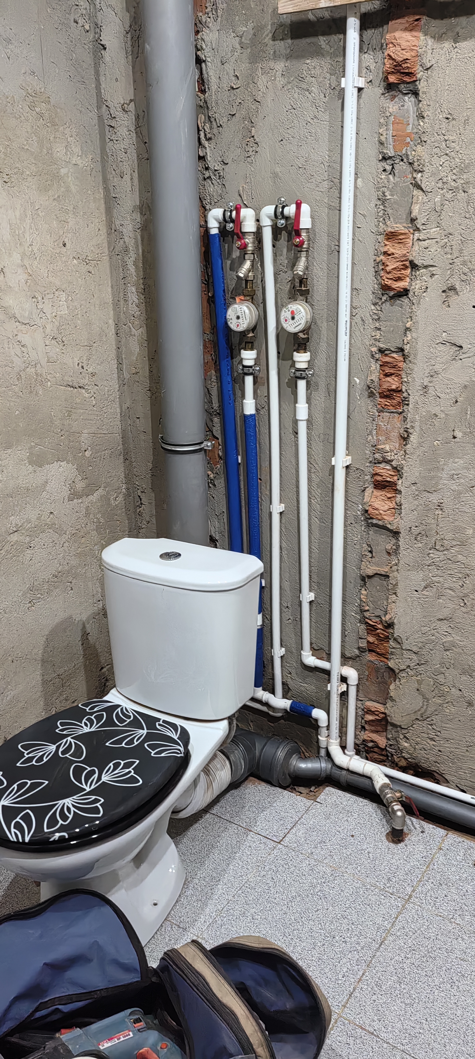 Черновая разводка в санузле